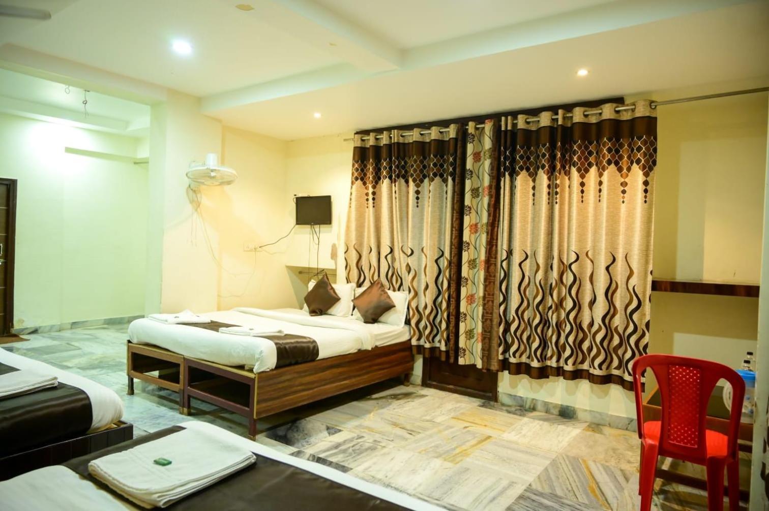 Hotel Sachidanand Ширді Екстер'єр фото