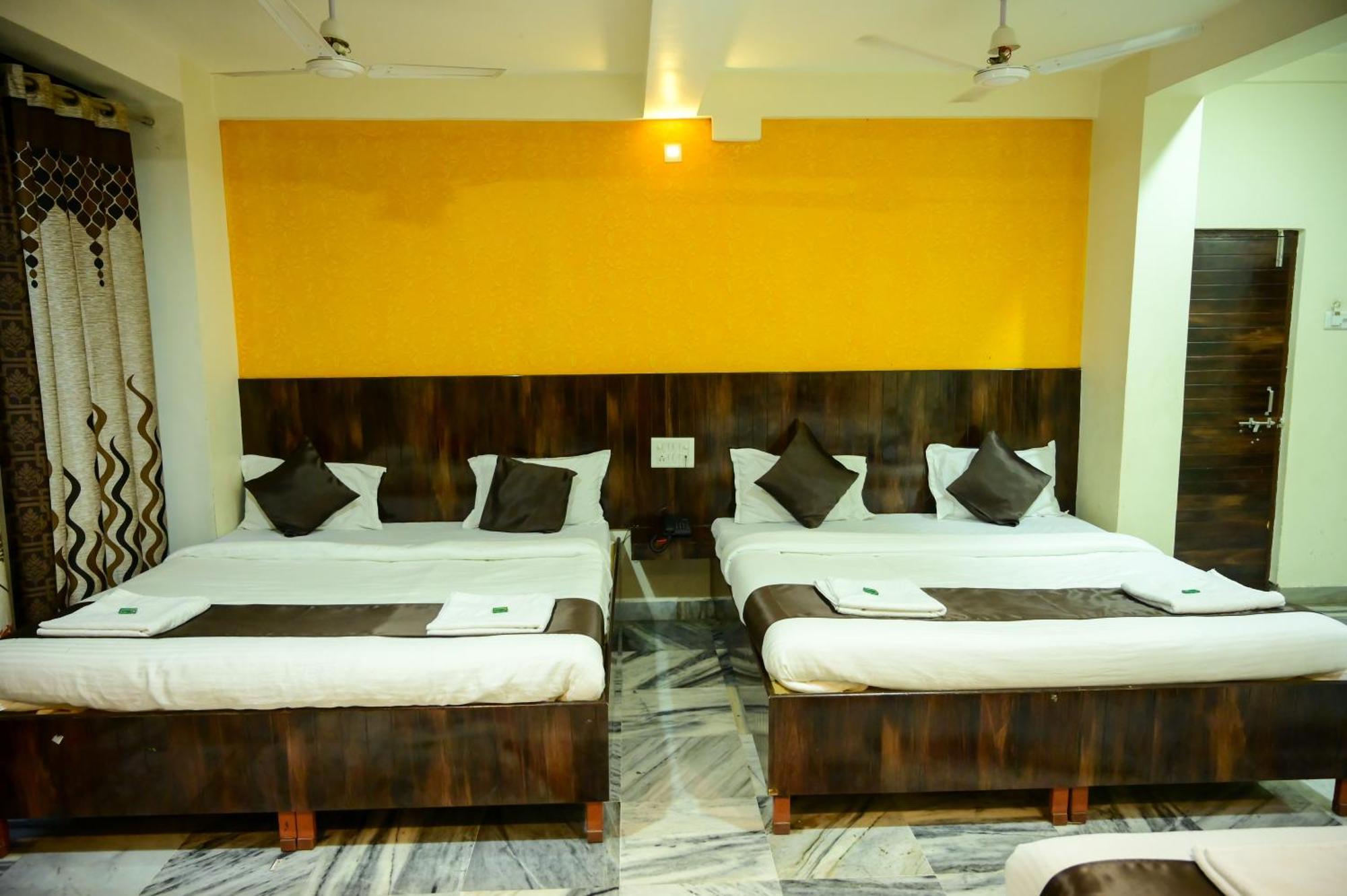 Hotel Sachidanand Ширді Екстер'єр фото