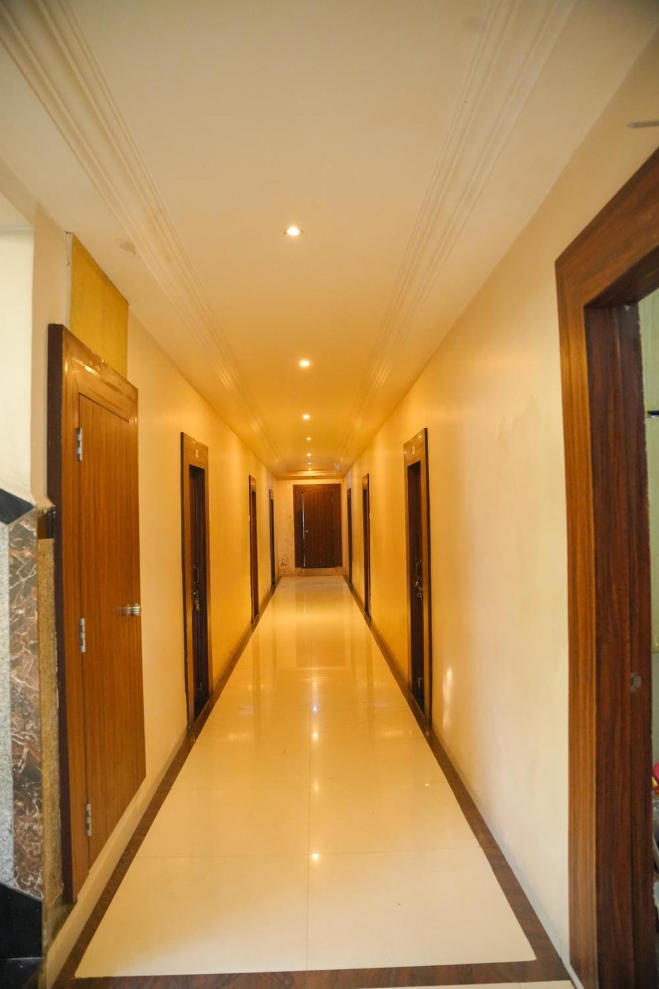 Hotel Sachidanand Ширді Екстер'єр фото