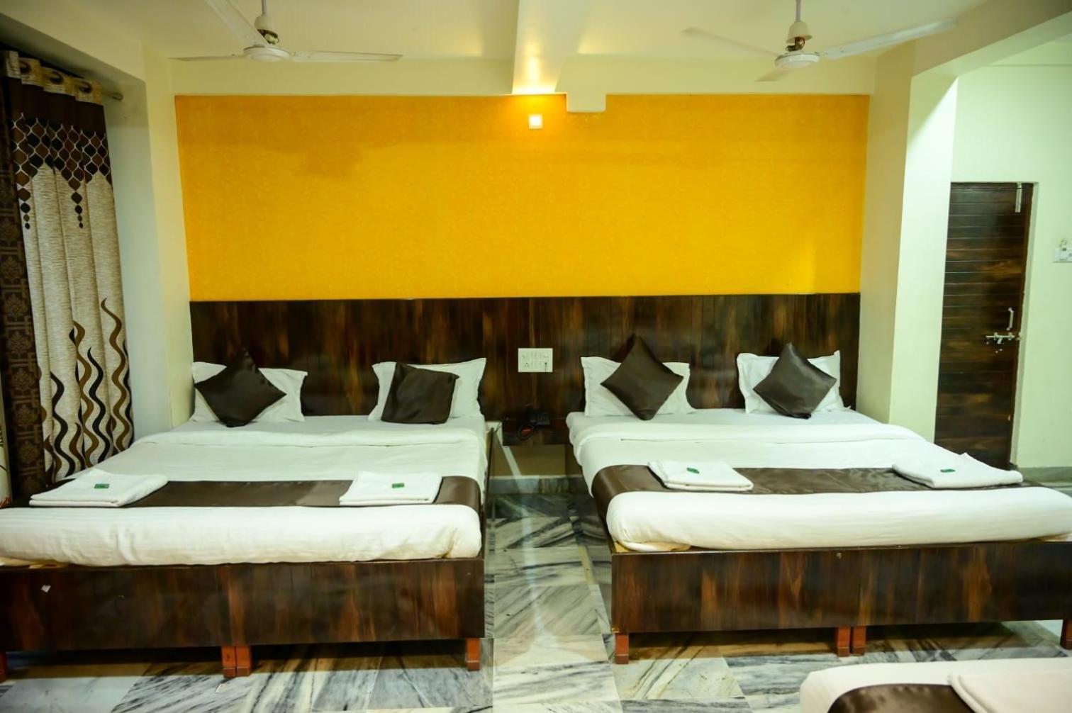 Hotel Sachidanand Ширді Екстер'єр фото